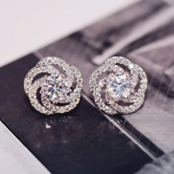 NEW 18K White Gold Diamond Rose Flower Earrings - Picture 5 of 5